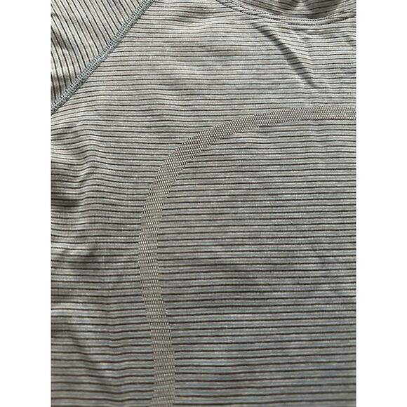 Lululemon Swiftly Tech Short Sleeve Waist Length - Picture 4 of 4